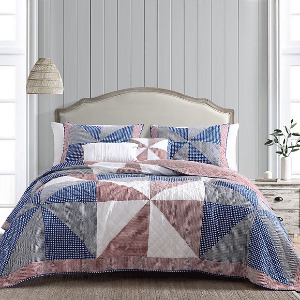 Online Pinwheel quilt and shams