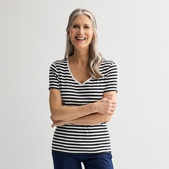 Petite Croft & Barrow® Essential V-Neck Tee