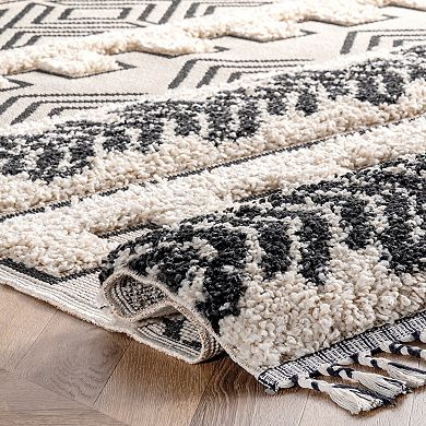 nuLOOM Zuri Shaggy Banded Tribal Rug