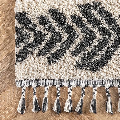 nuLOOM Zuri Shaggy Banded Tribal Rug