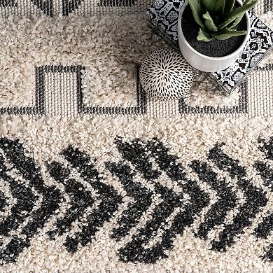 nuLOOM Zuri Shaggy Banded Tribal Rug