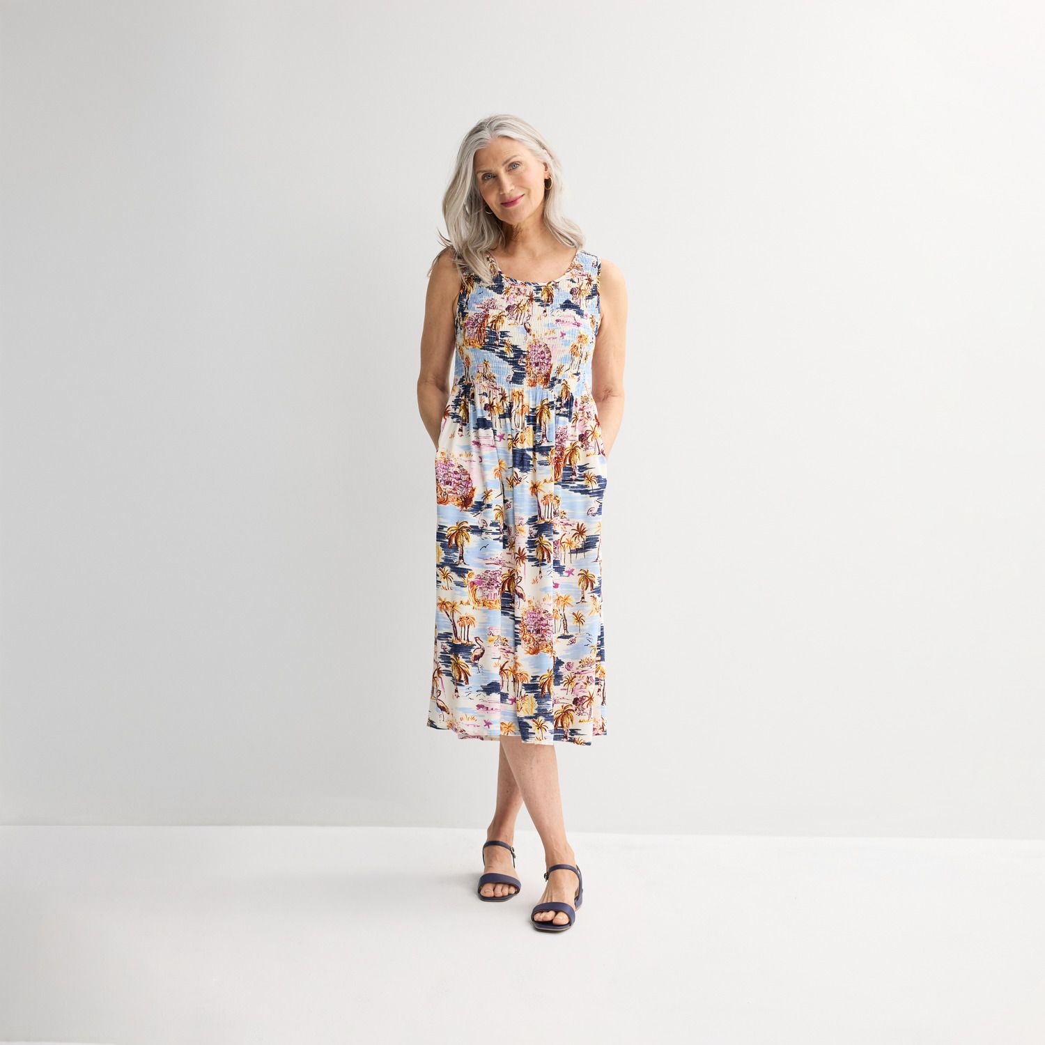 Женские платья Croft & Barrow Petite Croft & Barrow® Smocked Midi Dress