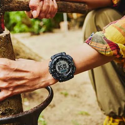 PRO TREK Tough Solar デジタル腕時計 Casio Men's Pro Trek Tough Solar Triple Sensor 47mm Digital Watch