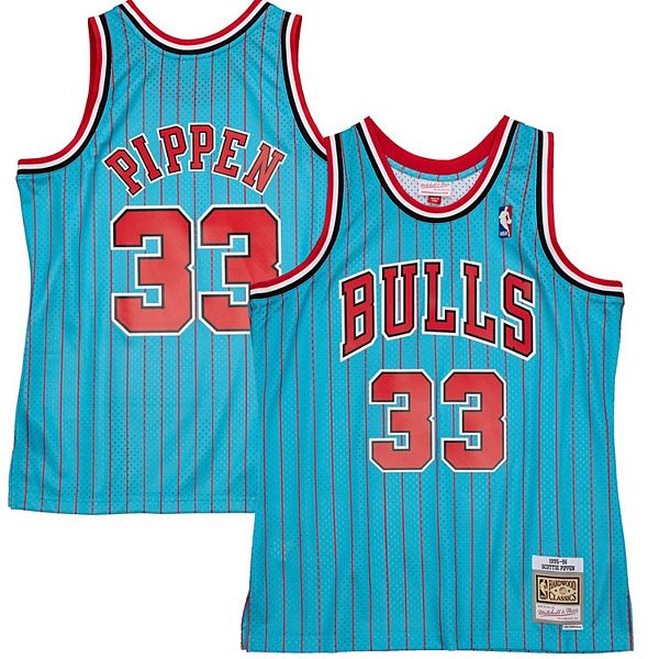 Men's Mitchell & Ness Scottie Pippen Gray Chicago Bulls 1995-96 Hardwood  Classics Reload 2.0 Swingman Jersey