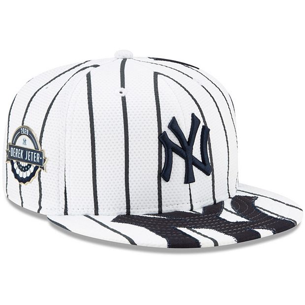  New Era New York Yankees Black On Black Snapback Cap 9fifty  Limited Edition : Sports & Outdoors