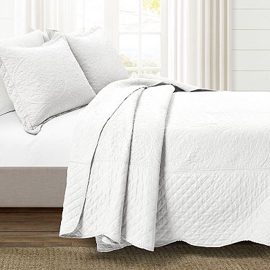 Lush Decor Medallion Scallop Bedspread Set