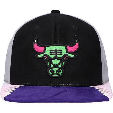 Men's Mitchell & Ness Black/Pink Chicago Bulls Day 5 Snapback Hat