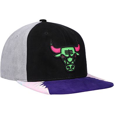 Men's Mitchell & Ness Black/Pink Chicago Bulls Day 5 Snapback Hat