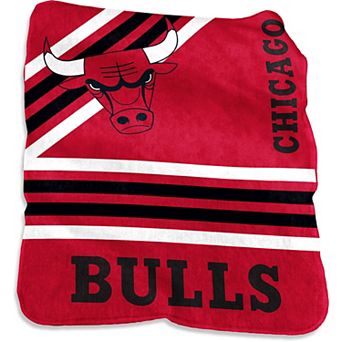 Chicago Bulls 50'' x 60'' Plush Raschel Throw Blanket