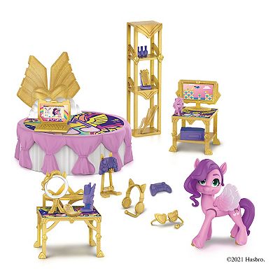 My Little Pony: A New Generation Royal Room Reveal Princess Pipp Petals Figure and Accessories Playset