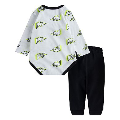 Baby Boy Nike Graphic Bodysuit & Pants Set