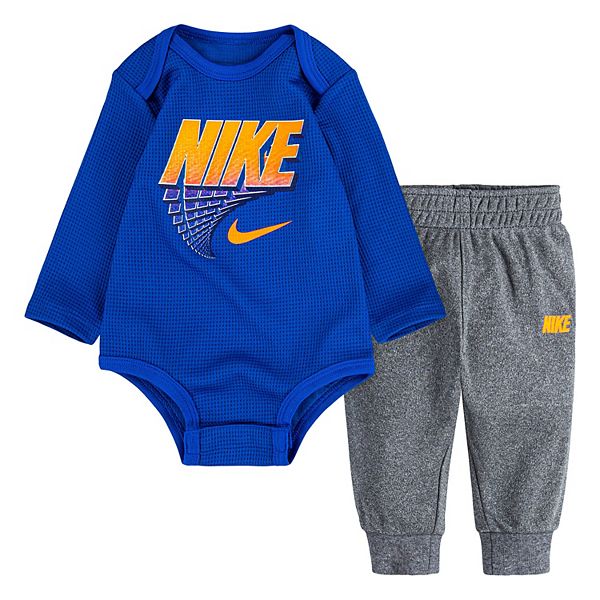 voor Persoonlijk september Baby Boy Nike Logo Thermal Bodysuit & Pants Set