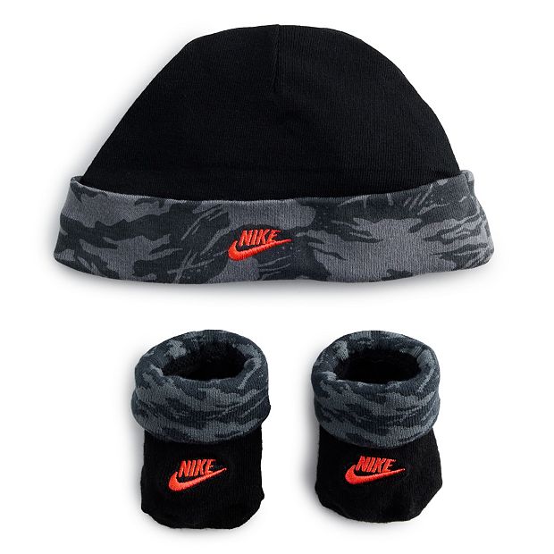 Baby nike shop hat and booties