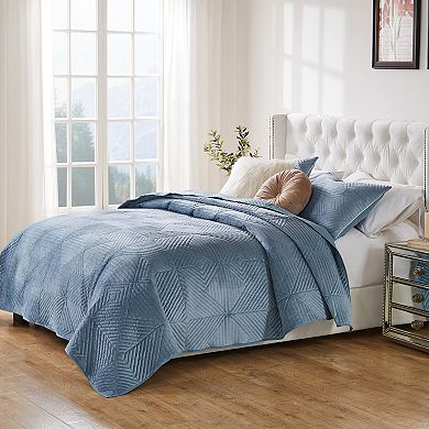 Greenland Home Fashions Riviera Velvet Quilt Set with Shams
