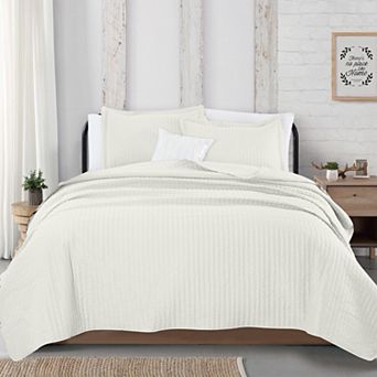Madelinen® Alicia Basket Weave Quilt Set with Shams