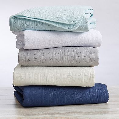 Madelinen Clara Pinsonic Medallion Quilt Set with Shams
