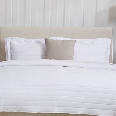 Madelinen Virginia Solid Quilt Set with Shams