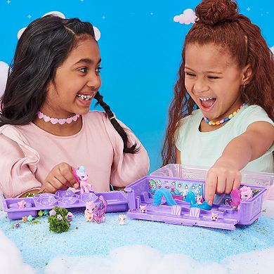 Hatchimals Colleggtibles Unicorn Family Carton with Surprise Playset