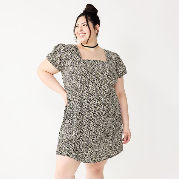 Juniors' Plus Size Lily Rose Short Sleeve Back Cutout Skater Dress