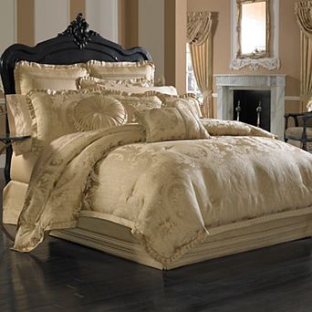 Five Queens Court Nottingham Comforter Set with Shams