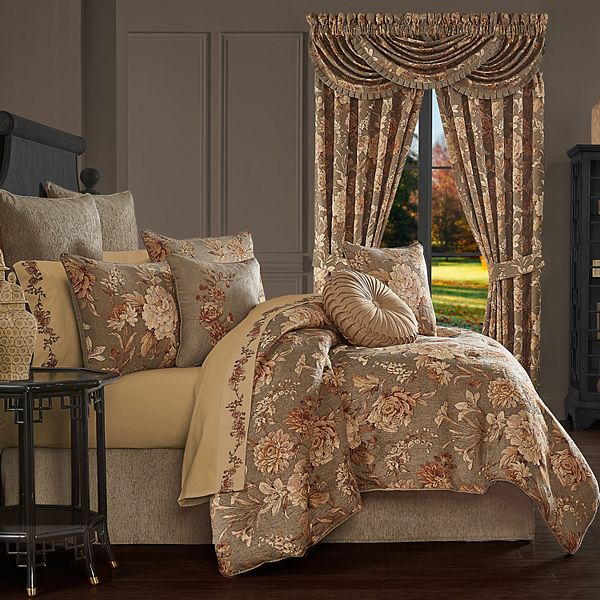 Five Queens Court Carmella Comforter Set with Shams