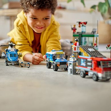 LEGO City Police Chase at the Bank 60317 Building Kit (915 Pieces)