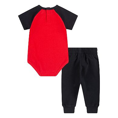 Baby Boy Nike "Making My Debut" Graphic Bodysuit & Jogger Pants Set