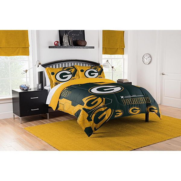 The Northwest Green Bay Packers King Comforter Set with Shams