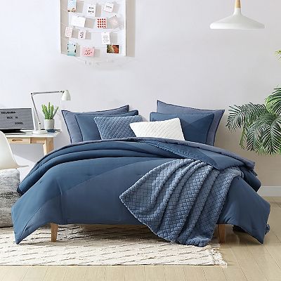 Koolaburra KING Winter Blue Comforter & 2 Pillow shops Shams