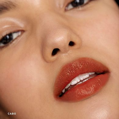Signature Lip Lightweight Lipstick