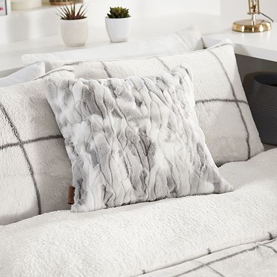 Koolaburra Ugg Decorative Pillows Set Fuzzy White Ivory 20 x hotsell 20 Set of 2