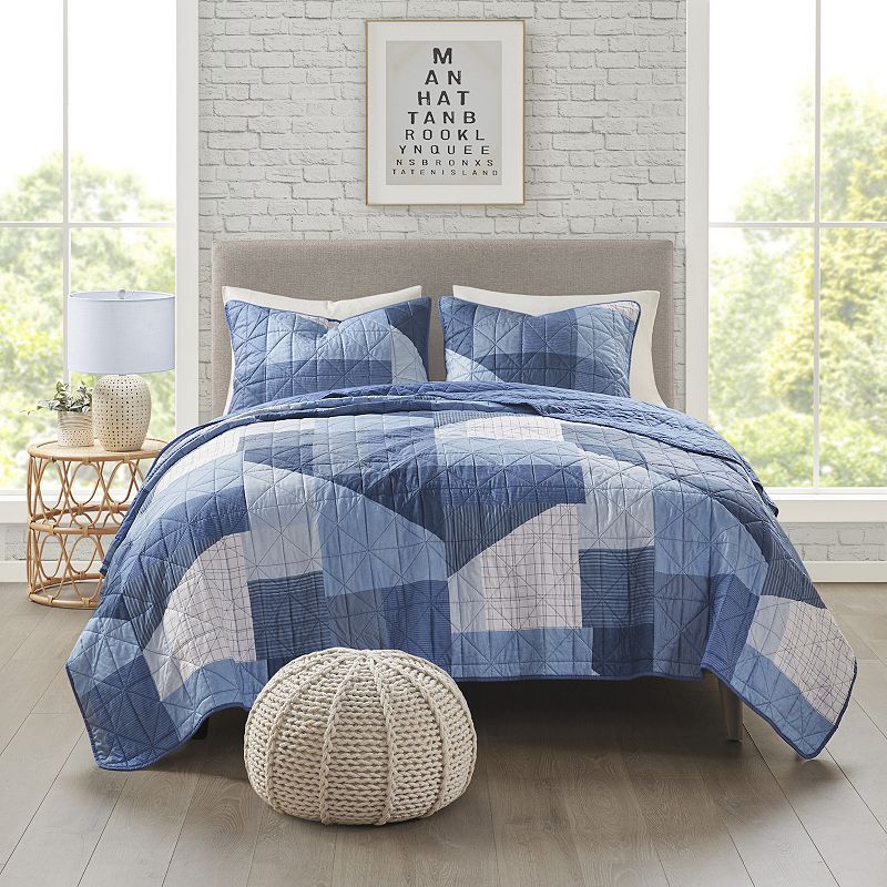 Intelligent Design Wesley Reversible Geometric Printed Patchwork Quilt Set,