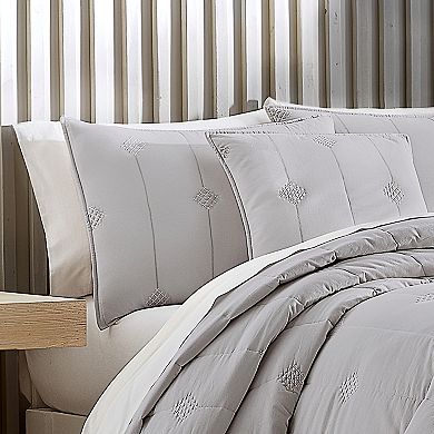 Five Queens Court Andy Quilt Set with Shams