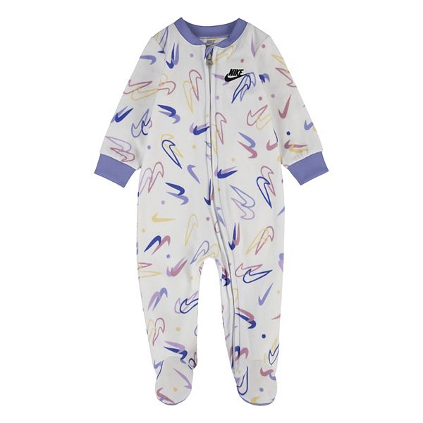 2024最新のスタイル Baby Nike Fleece Allover Logo Print One Piece Coverall スケートボード