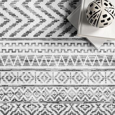 nuLOOM Kira Machine Washable Tribal Geometric Area Rug