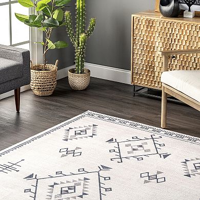 nuLOOM Evalyn Machine Washable Southwestern Motif Area Rug