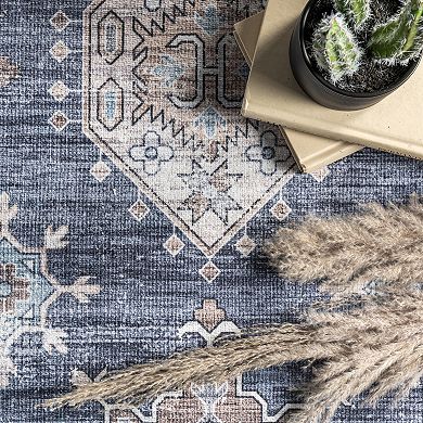 nuLOOM Finley Machine Washable Vintage Distressed Area Rug