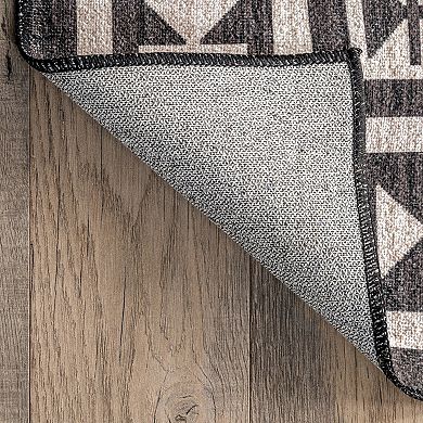 nuLOOM Leighton Machine Washable Southwestern Medallion Area Rug