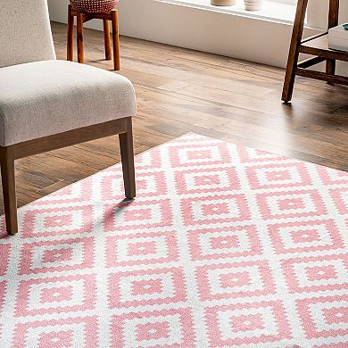 nuLOOM Kellee Machine Washable Modern Diamonds Area Rug