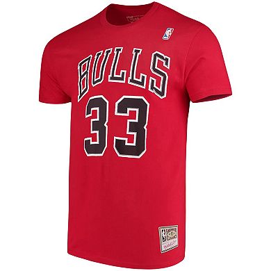 Men's Mitchell & Ness Scottie Pippen Red Chicago Bulls Hardwood Classics Name & Number Player T-Shirt
