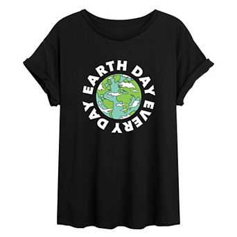 Juniors' Earth Day Every Day Oversized Graphic Tee