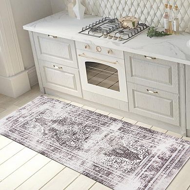 World Rug Gallery Distressed Traditional 18'' x 47'' Anti-Fatigue Mat