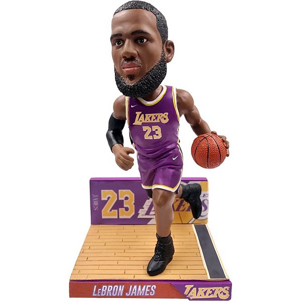 The Los Angeles dodgers giving a lebron james bobblehead on 8/19 : r/lakers