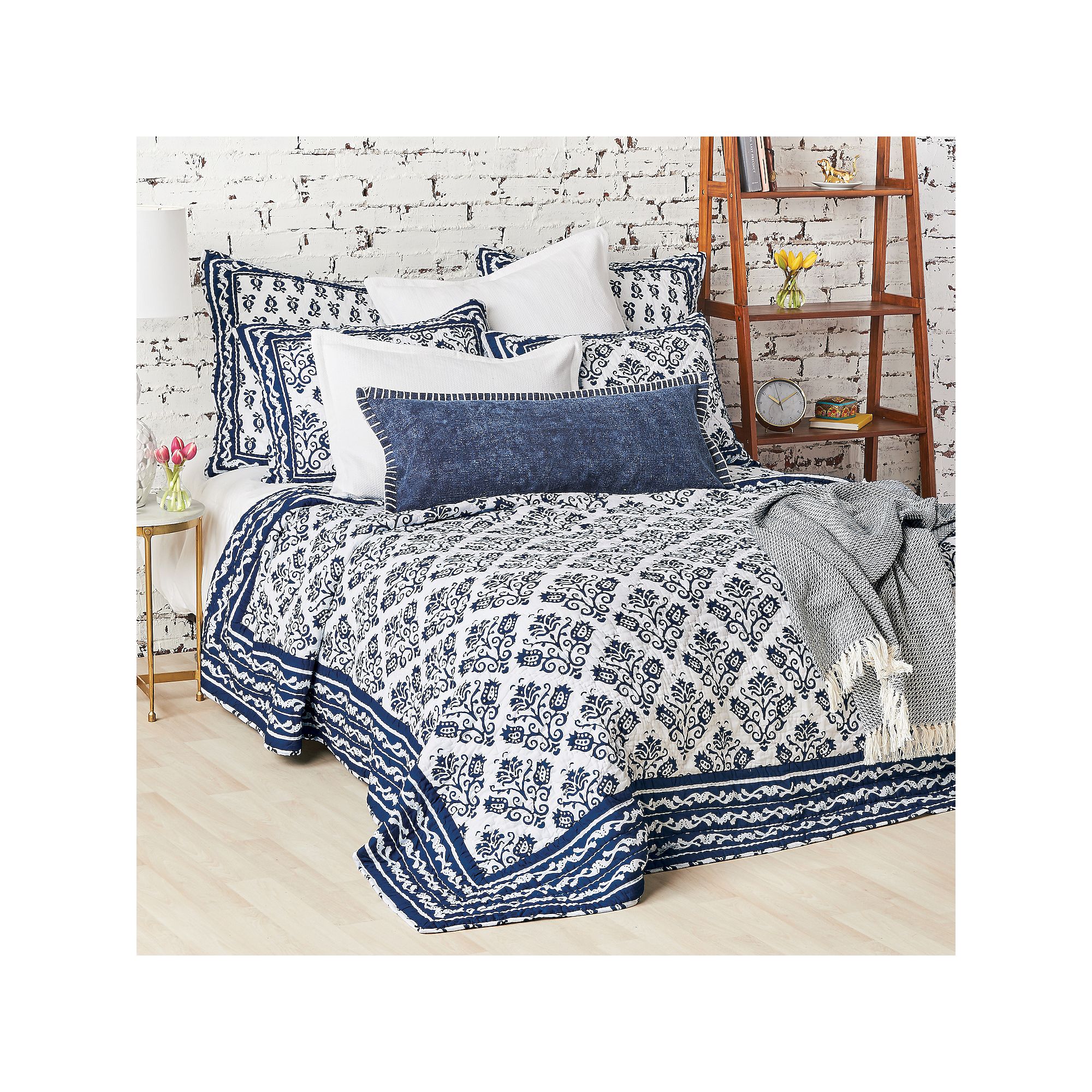 Carol & Frank Colonial Williamsburg Cassie Quilt or Sham, Blue