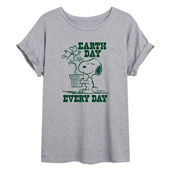 Juniors' Peanuts "Earth Day Every Day" Oversized Snoopy Graphic Tee