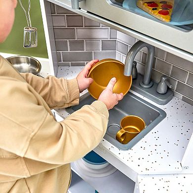 KidKraft Ultimate Corner Play Kitchen