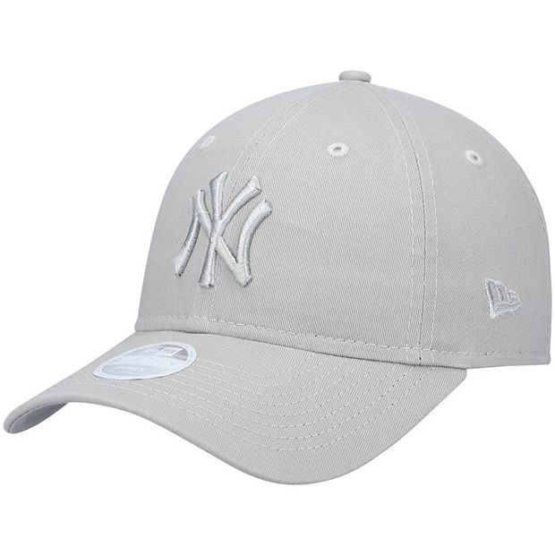 New York Yankees New Era Women's Black on Black Core Classic II 9TWENTY  Adjustable Hat