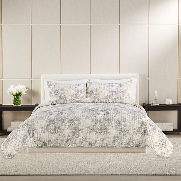 Simply Vera Vera Wang Printed Ice Haven Quilt Set with Shams