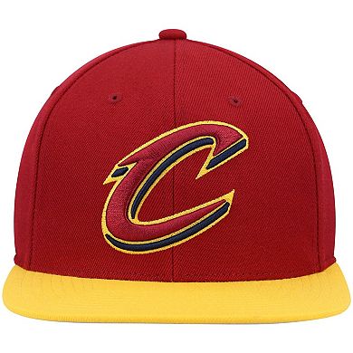 Men's Mitchell & Ness Wine/Gold Cleveland Cavaliers Team Two-Tone 2.0 Snapback Hat