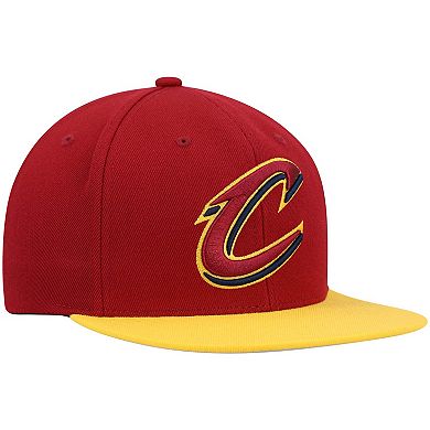 Men's Mitchell & Ness Wine/Gold Cleveland Cavaliers Team Two-Tone 2.0 Snapback Hat